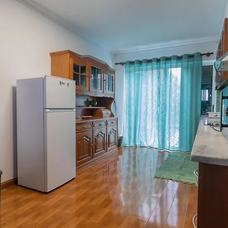 Casa Da Margarida - Area Privada Na Casa Da Anfitria Гостевой дом Понта-Делгада